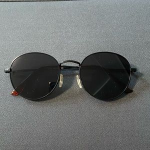 Black Round Sunglasses